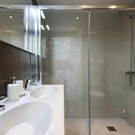 Second Line Apartment *